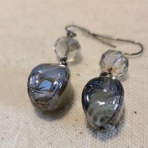 Unknown Brand Elegant Silver‎ and Gray Dangle Earrings Pre-Owned Fashion Costume